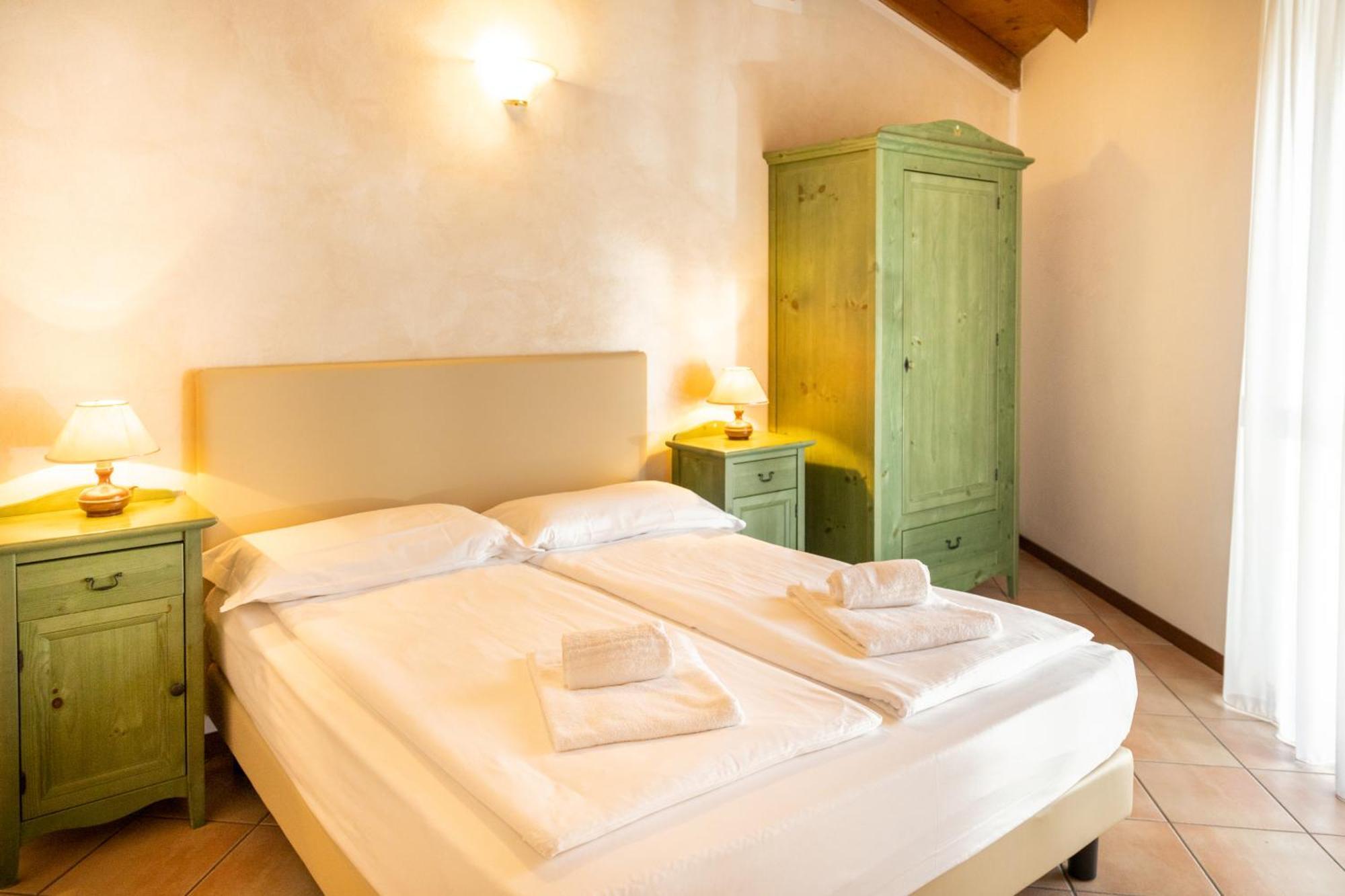 Hotel Residence Panorama La Forca, Gtsgroup Tignale Room photo