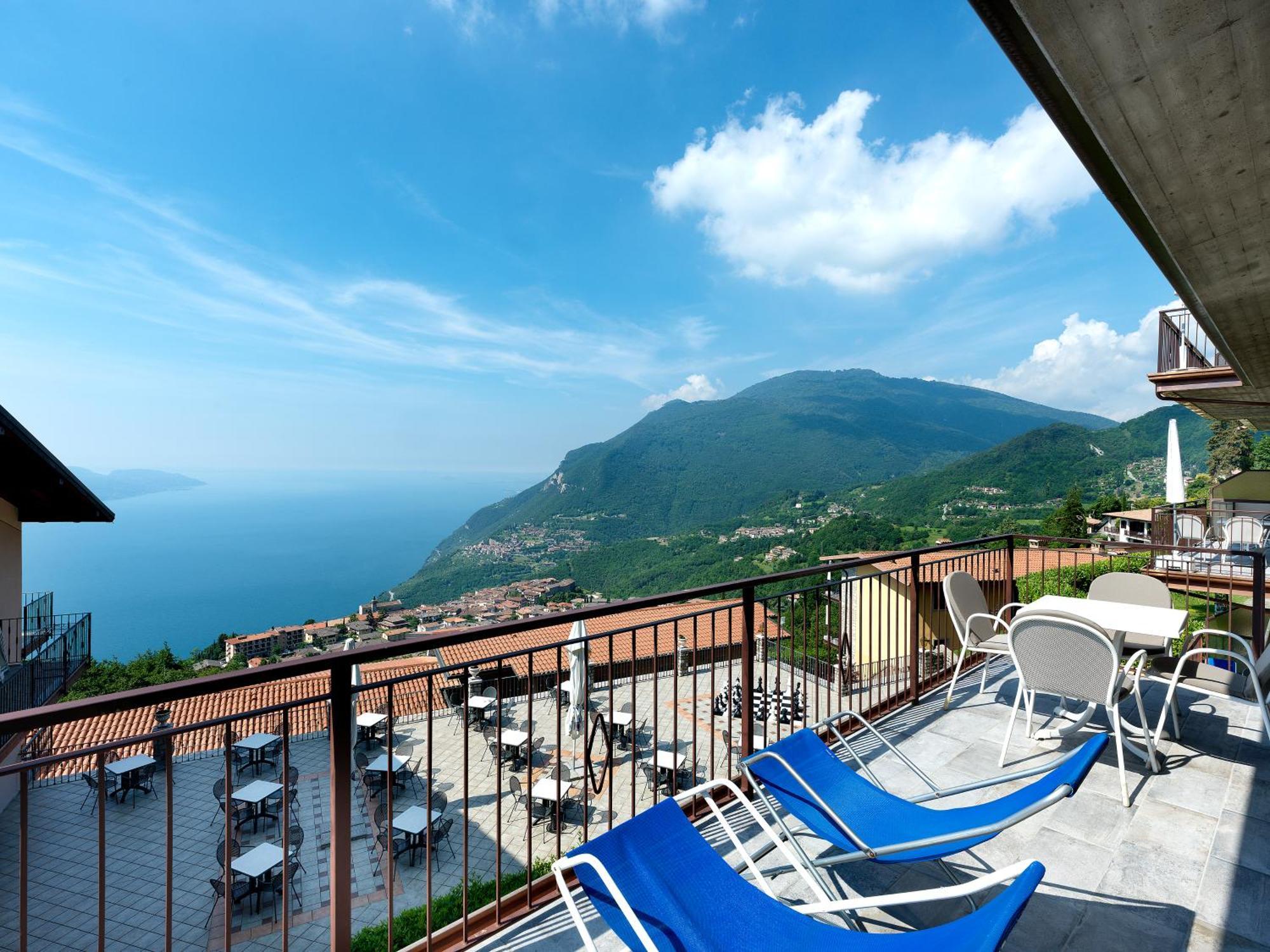 Hotel Residence Panorama La Forca, Gtsgroup Tignale Room photo